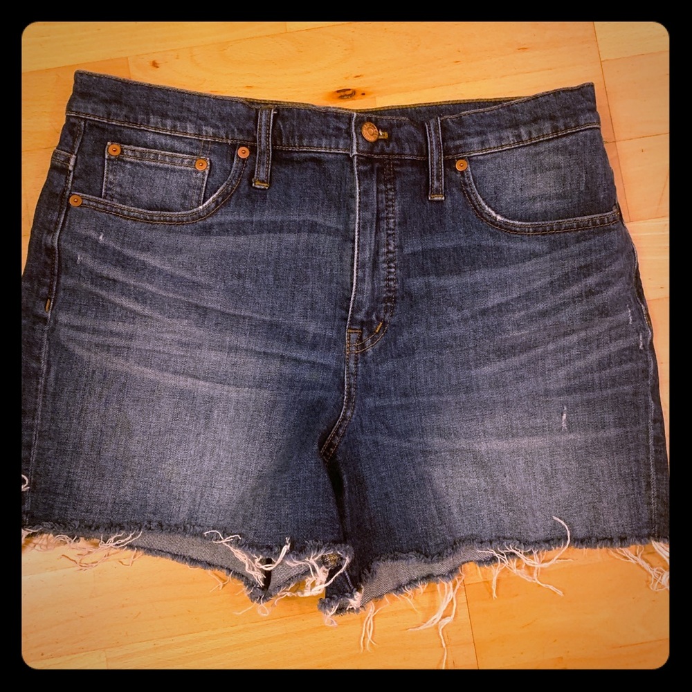 Madewell High waisted denim shorts EUC SIZE 32